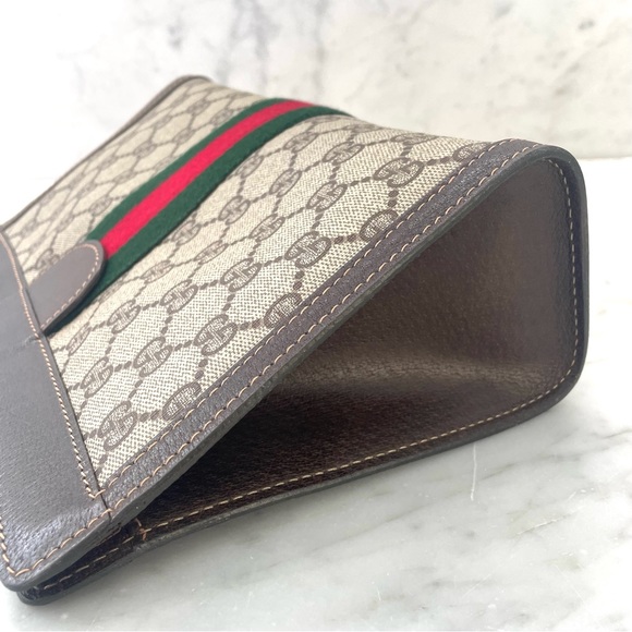 GUCCI GG monogram supreme Clutch - Picture 14 of 17